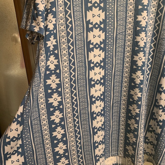 Aztec pattern Perfect T - Picture 3 of 3
